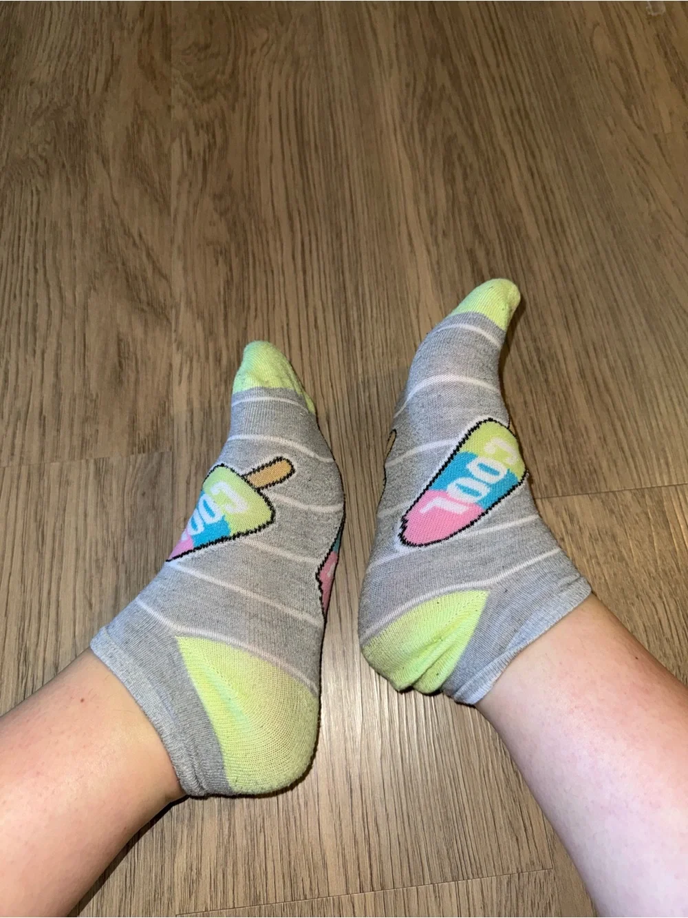 Women’s USED worn Gray & Neon Green No-Show Socks with Popsicle Motif